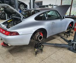 Die ENVER UG ist eine spezialisierte Porsche Werkstatt am Nürburgring mit Fokus auf präzise Fahrzeugtechnik, Wartung und technische Abstimmung. Moderne Werkstattausstattung und hohe Fachkompetenz sorgen für zuverlässigen Service auf hohem Niveau.
