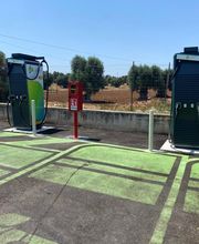 IPLANET Ricarica in sicurezza in modalità ultra fast per tutti i veicoli elettrici.