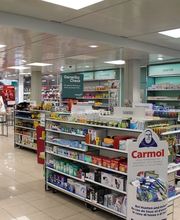 innenraum-amavita-apotheke-storchengässchen-bern