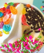 Yogurtland Alameda image 9