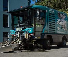 Reinigungs-Service für Privat, Gewerbe, Bau & Industrie. Schnell, sauber und effektiv befreit der KS Kehrservice Baustellenein- und ausfahrten, normale Grundstückseinfahrten und Parkplätze.