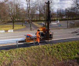 Montage von Schutzplanken durch Volkmann & Rossbach
