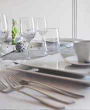 A Table Au Milieu Du Verger image 2