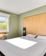 B&B HOTEL Pézenas image 1