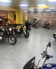 Motor's Garage image 1