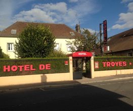 Hotel De Troyes image 1