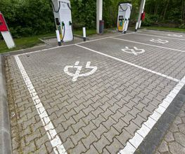 Shell Recharge Charging Station Bild 1