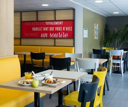 B&B HOTEL Saint-Quentin image 11