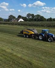 Grasoogst met NH BBpers 1270