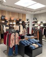 GUESS immagine 3