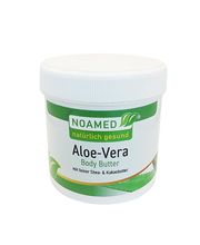 Aloe Vera Body Butter ist ein hervorragender Feuchtigkeitsspender mit rückfettenden Eigenschaften durch den sehr hohen Gehalt an Aloe Vera sowie Sheabutter und Kakaobutter. Bei frischen Narben hält es die Haut weich und geschmeidig.