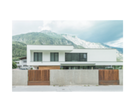 Verbringen Sie ein Like, wenn Sie auch in dieses Traumhaus in den Bergen verliebt sind. Die modernen Linien und Kanten sind einfach perfekt.
#internorm #fenster #haustüren #türen