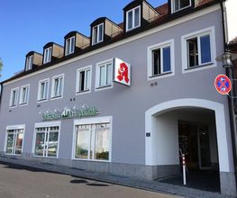 Aussenansicht der Steinwald-Apotheke im FÄZ