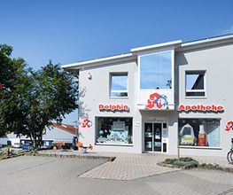 Aussenansicht der Delphin-Apotheke