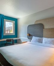 B&B HOTEL Chartres Centre Cathédrale image 2