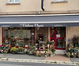 Au Balcon Fleuri image 2