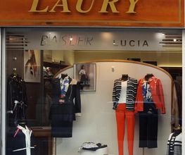 Laury Boutique image 3
