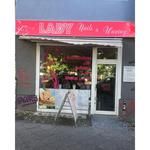 Lady Nails
