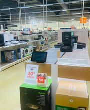 Rayon des aspirateurs robots du magasin Boulanger Pontault-Combault Zac Les 4 Chênes.