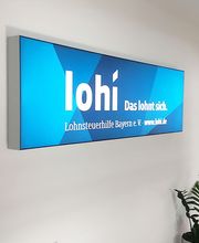 Lichtwerbung — Leuchttransparent. Produziert von Komo Beschriftungen aus Ichenhausen.