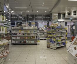 interno-della-farmacia-sun-store-lugano-peri
