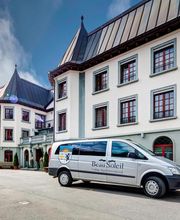 Beau Soleil bâtiment et véhicule