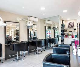 Neuilly Coiffure image 20