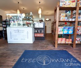 treemans store, bakery and coffee Bild 1