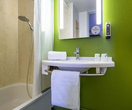 B&B HOTEL Chartres Le Forum image 7