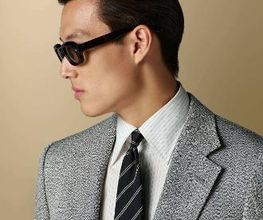 Patterned blazers add refined depth and Italian-crafted distinction to every modern man’s wardrobe.