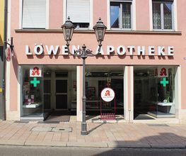 Aussenansicht der Löwen-Apotheke