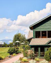 Bluebird Cady Hill Lodge image 7