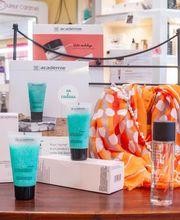 A Fleur De Peau image 17