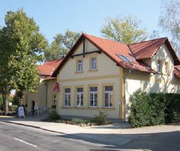 Aussenansicht der Schraden-Apotheke