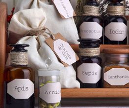 Storchen-Apotheke Bild 2