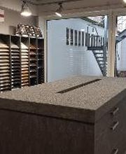 Auswahl Küchenoberflächen im Marquardt Küchenstudio Hannover