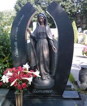 Individuelle Grabgestaltung nach Kundenwünschen