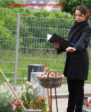 Freie Trauerrednerin Jasmin L. Wagenblaß