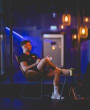 Persönliches Beratungsgespräch in entspannter Atmosphäre - David Nikolaitschik - Personal Trainer in Mannheim