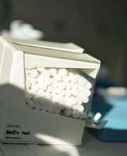 Zahnarztpraxis - Cabinet dentaire in Biel/Bienne Dres. med. dent. Lisa Leutenegger und Roman Januth Bild 6