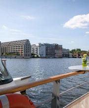 Solarwaterworld Hafen: Schiffsrundfahrten und Sightseeing Touren in Berlin mit Solar-Katamaran Bild 11