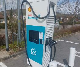 Shell Recharge Charging Station Bild 1