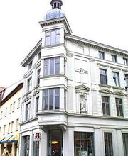 Aussenansicht der Fritz-Reuter-Apotheke
