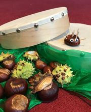 Herbstliche Sinnesmaterialien mit Kastanien, Trommel - Luft(T)raum Leipzig