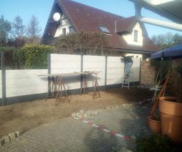 Montage Betonzaun