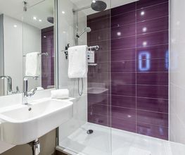 Premier Inn Germany bathroom