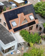 PV- Anlage und neue Dachflächenfenster