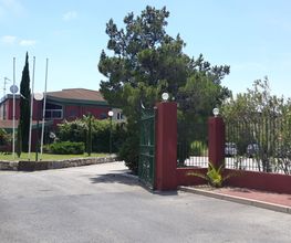 Tropic Hotel image 1