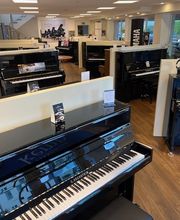 Ausstellung neue Klaviere im Pianohaus Kemp in Bielefeld
