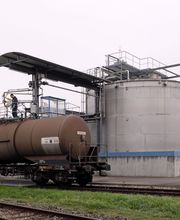 Lagertank für Wasserstoffperoxid am Standort Gablingen incl. Tankterminal für Lieferungen im Bahnkesselwagen und Tankzug